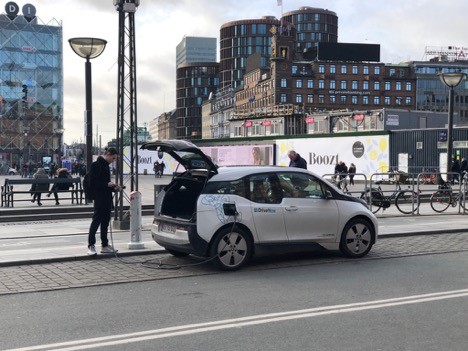 Bybiler kører sammen i én organisation