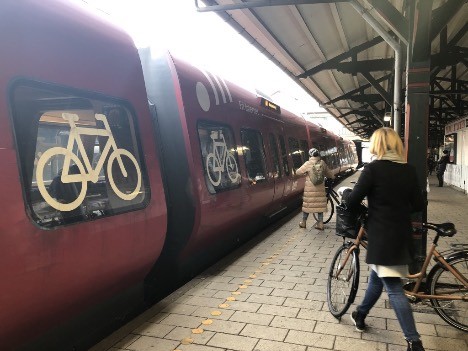 Cyklistforbundet: Der mangler løsninger for cykler ved stationerne Cyklistforbundet: Der mangler løsninger for cykler ved stationerne