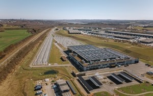 Tog-v�rksted til nye el-tog er f�rdigt